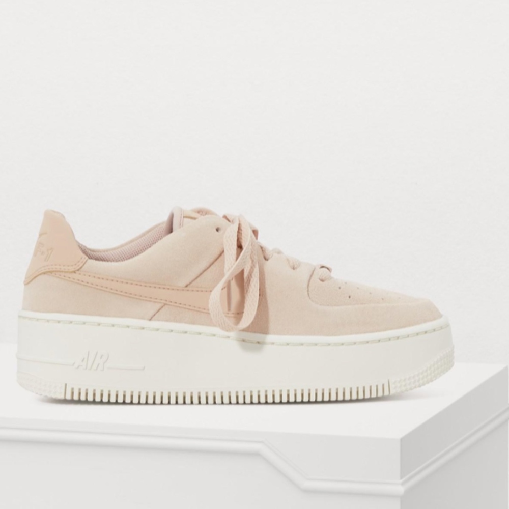 Nike Air Force 1 Sage Low Sneakers